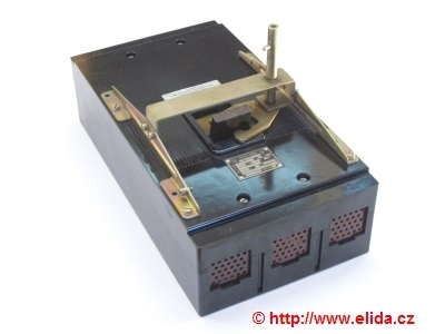 jistič J2UX 50M 200A        86